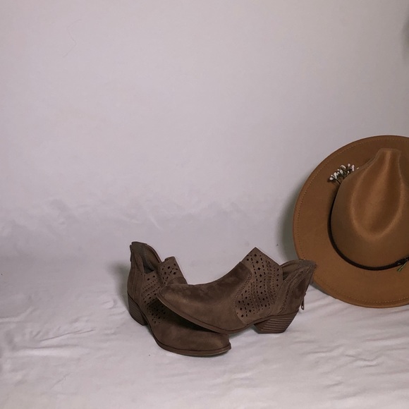 Suede western ankle booties - Picture 2 of 3